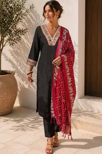 Women Ethnic Motifs Regular Thread Work Kurta with Trousers & With Dupatta