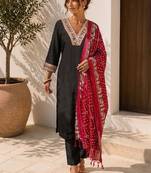 Women Ethnic Motifs Regular Thread Work Kurta with Trousers & With Dupatta