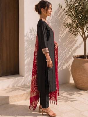 Women Ethnic Motifs Regular Thread Work Kurta with Trousers & With Dupatta 2
