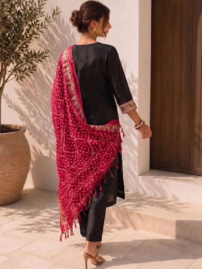 Women Ethnic Motifs Regular Thread Work Kurta with Trousers & With Dupatta