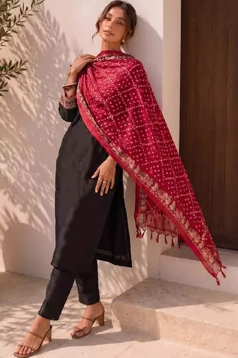 Women Ethnic Motifs Regular Thread Work Kurta with Trousers & With Dupatta