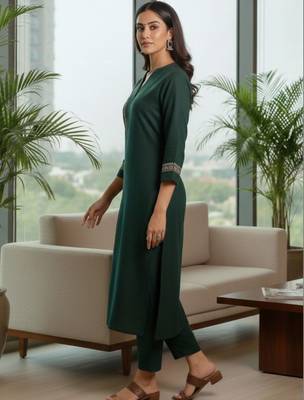 Women Ethnic Motifs Embroidered Regular Thread Work Kurta with Trousers 2