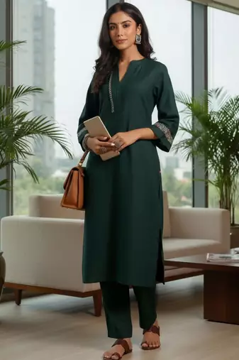 Women Ethnic Motifs Embroidered Regular Thread Work Kurta with Trousers