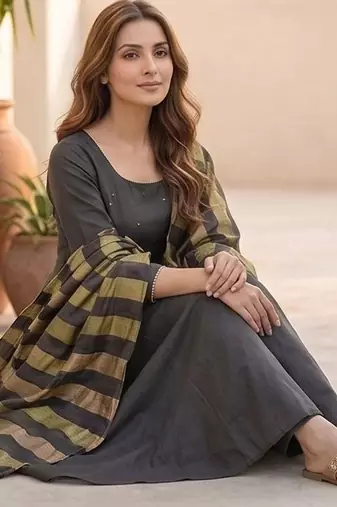 Women Regular Thread Work Kurta with Trousers & With Dupatta