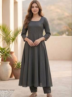 Women Regular Thread Work Kurta with Trousers & With Dupatta 6