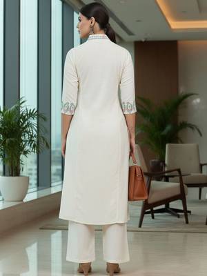 Women Floral Embroidered Regular Thread Work Kurta with Trousers 2