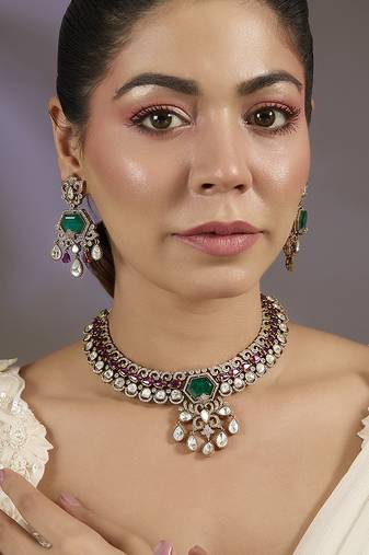 Gold plated emerald green stone necklace set