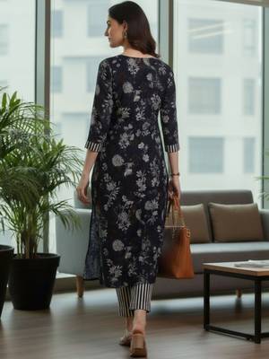 Women Floral Printed Regular Kurta with Trousers 6