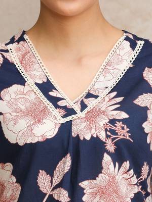Women Floral Printed Regular Thread Work Pure Cotton Kurta with Trousers 4