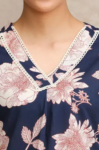 Women Floral Printed Regular Thread Work Pure Cotton Kurta with Trousers
