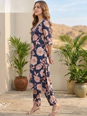 Women Floral Printed Regular Thread Work Pure Cotton Kurta with Trousers 6