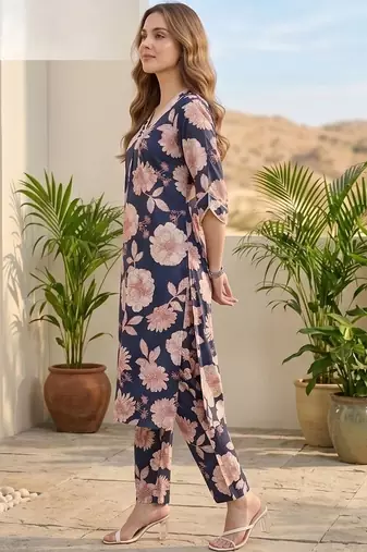 Women Floral Printed Regular Thread Work Pure Cotton Kurta with Trousers