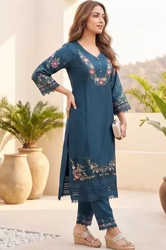 Women Floral Embroidered Regular Thread Work Pure Cotton Kurta with Trousers & With Dupatta