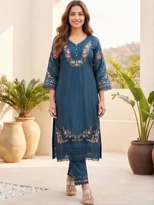 Women Floral Embroidered Regular Thread Work  Cotton Kurta with Trousers & With Dupatta 3