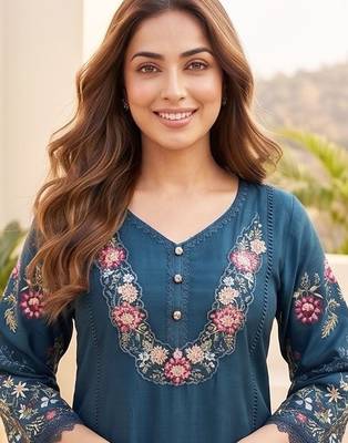 Women Floral Embroidered Regular Thread Work  Cotton Kurta with Trousers & With Dupatta 7