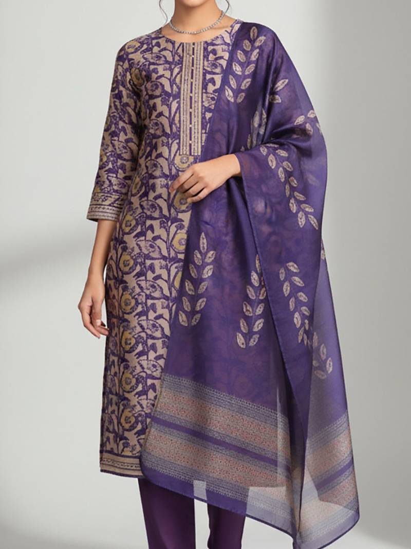 Women Floral Printed Regular Thread Work Chanderi Silk Kurta with Trousers & With Dupatta