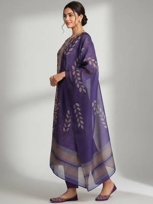 Women Floral Printed Regular Thread Work Chanderi Silk Kurta with Trousers & With Dupatta 4