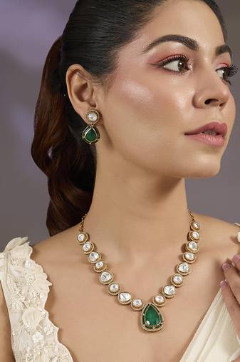 Gold plated green stone pendant necklace set