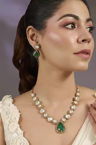 Gold plated green stone pendant necklace set