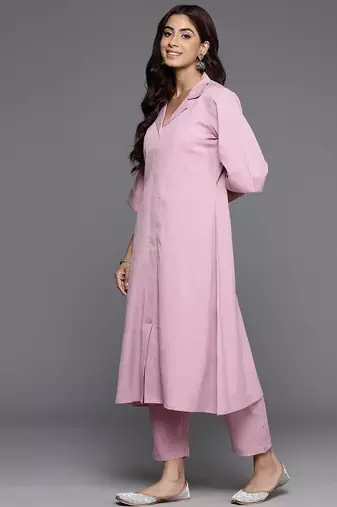 Women Solid Regular Textured Silk Crepe Shirt collar Kurta with Trousers
