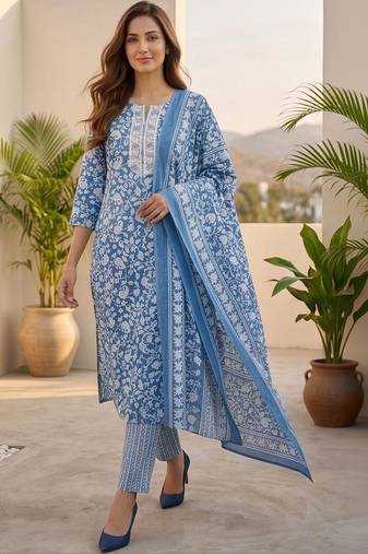 Women Floral Printed Regular Kurta with Trousers & With Dupatta