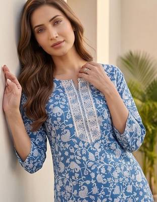 Women Floral Printed Regular Kurta with Trousers & With Dupatta 3