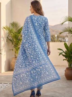 Women Floral Printed Regular Kurta with Trousers & With Dupatta 5