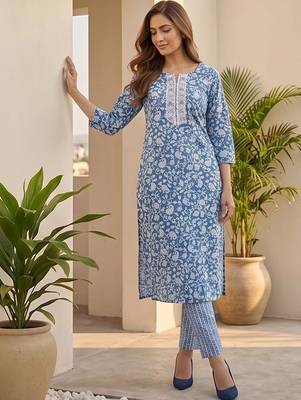 Women Floral Printed Regular Kurta with Trousers & With Dupatta 6