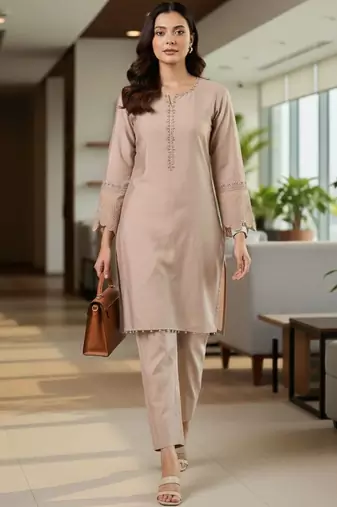 Women Ethnic Motifs Embroidered Regular Thread Work Kurta with Trousers