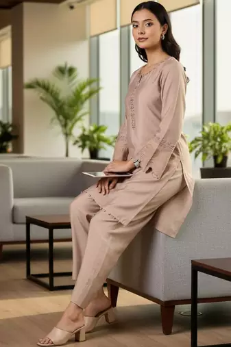 Women Ethnic Motifs Embroidered Regular Thread Work Kurta with Trousers