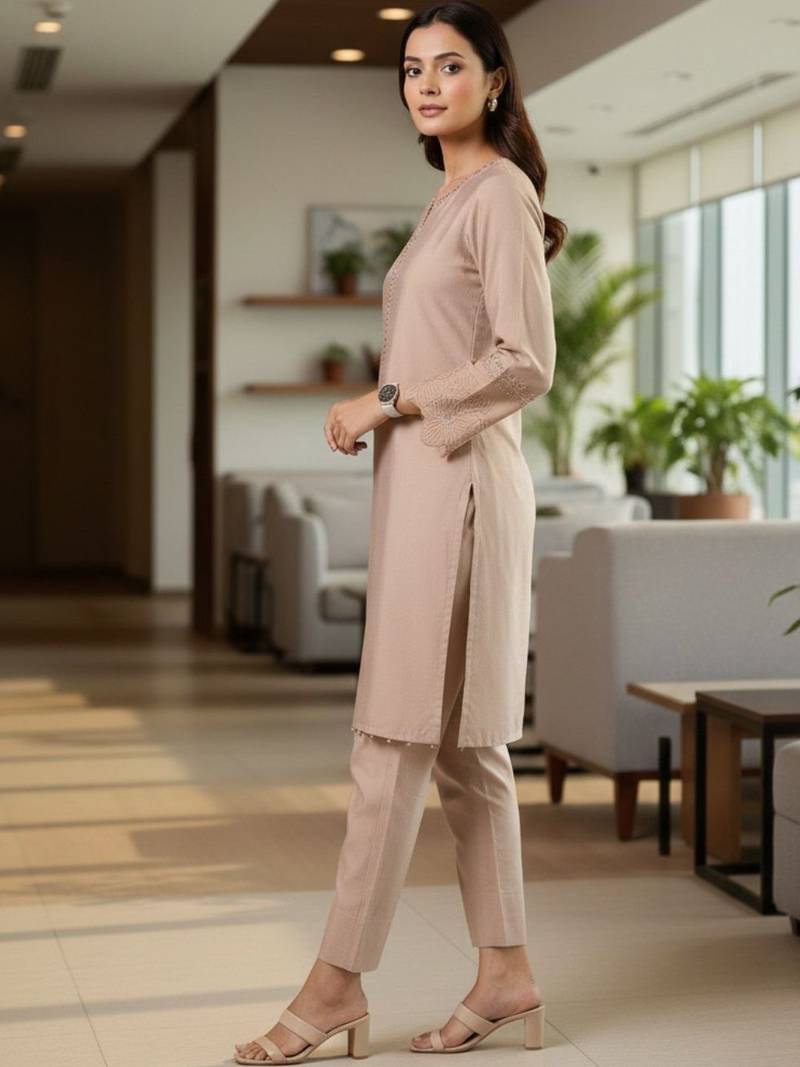 Women Ethnic Motifs Embroidered Regular Thread Work Kurta with Trousers