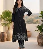 Women Floral Printed Regular  Cotton Kurta with Trousers