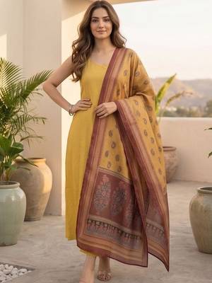 Women Ethnic Motifs Regular Kurta with Trousers & With Dupatta 4
