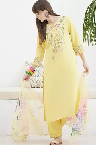 Floral Embroidered Straight Thread Work Kurta With Trousers & Dupatta