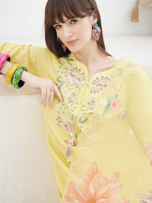 Floral Embroidered Straight Thread Work Kurta With Trousers & Dupatta 3