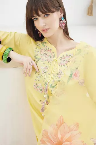 Floral Embroidered Straight Thread Work Kurta With Trousers & Dupatta