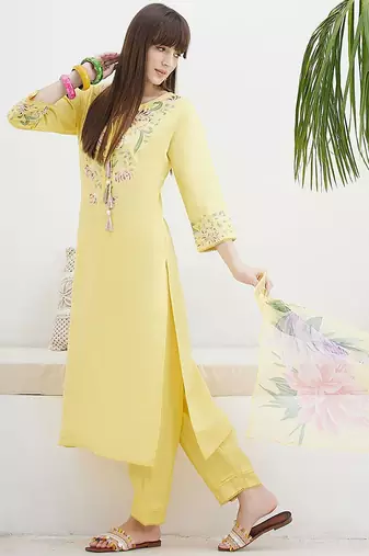 Floral Embroidered Straight Thread Work Kurta With Trousers & Dupatta