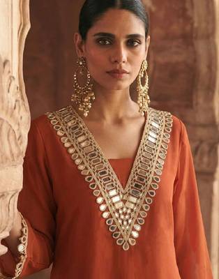 Women Regular Mirror Work Kurta with Trousers 2