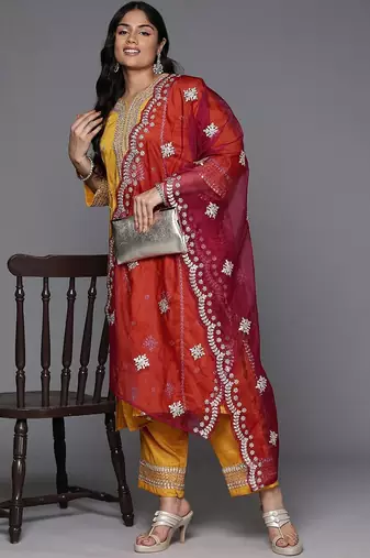 Plus Size Motifs Embroidered Regular Kurta with Trousers & With Dupatta