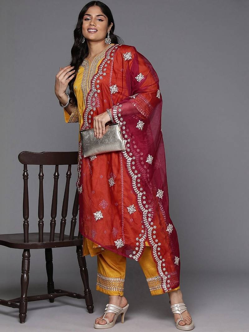 Plus Size Motifs Embroidered Regular Kurta with Trousers & With Dupatta