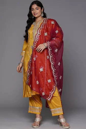 Plus Size Motifs Embroidered Regular Kurta with Trousers & With Dupatta