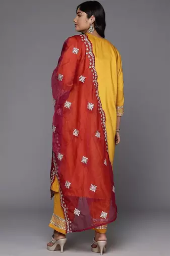 Plus Size Motifs Embroidered Regular Kurta with Trousers & With Dupatta