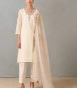 Women Embroidered Regular Thread Work Kurta with Trousers & With Dupatta