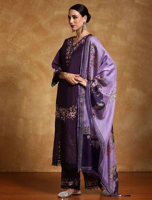 Women Floral Embroidered Regular Thread Work Pure Cotton Kurta with Trousers & With Dupatta 3