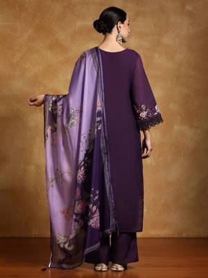Women Floral Embroidered Regular Thread Work Pure Cotton Kurta with Trousers & With Dupatta 5