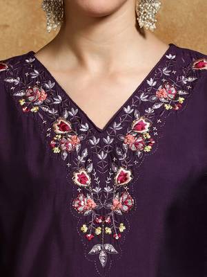Women Floral Embroidered Regular Thread Work Pure Cotton Kurta with Trousers & With Dupatta 7