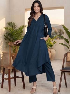 Women Empire Silk Crepe Kurta with Trousers 1