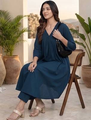 Women Empire Silk Crepe Kurta with Trousers 4