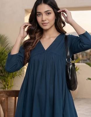 Women Empire Silk Crepe Kurta with Trousers 5