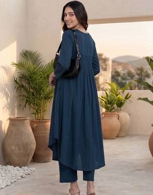 Women Empire Silk Crepe Kurta with Trousers 6
